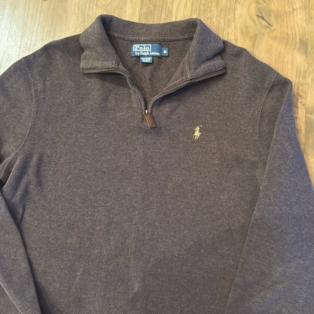 Men’s Polo Pullover 
medium